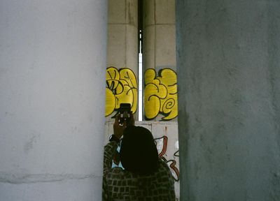 Athlete taking a moment to breathe between sets.